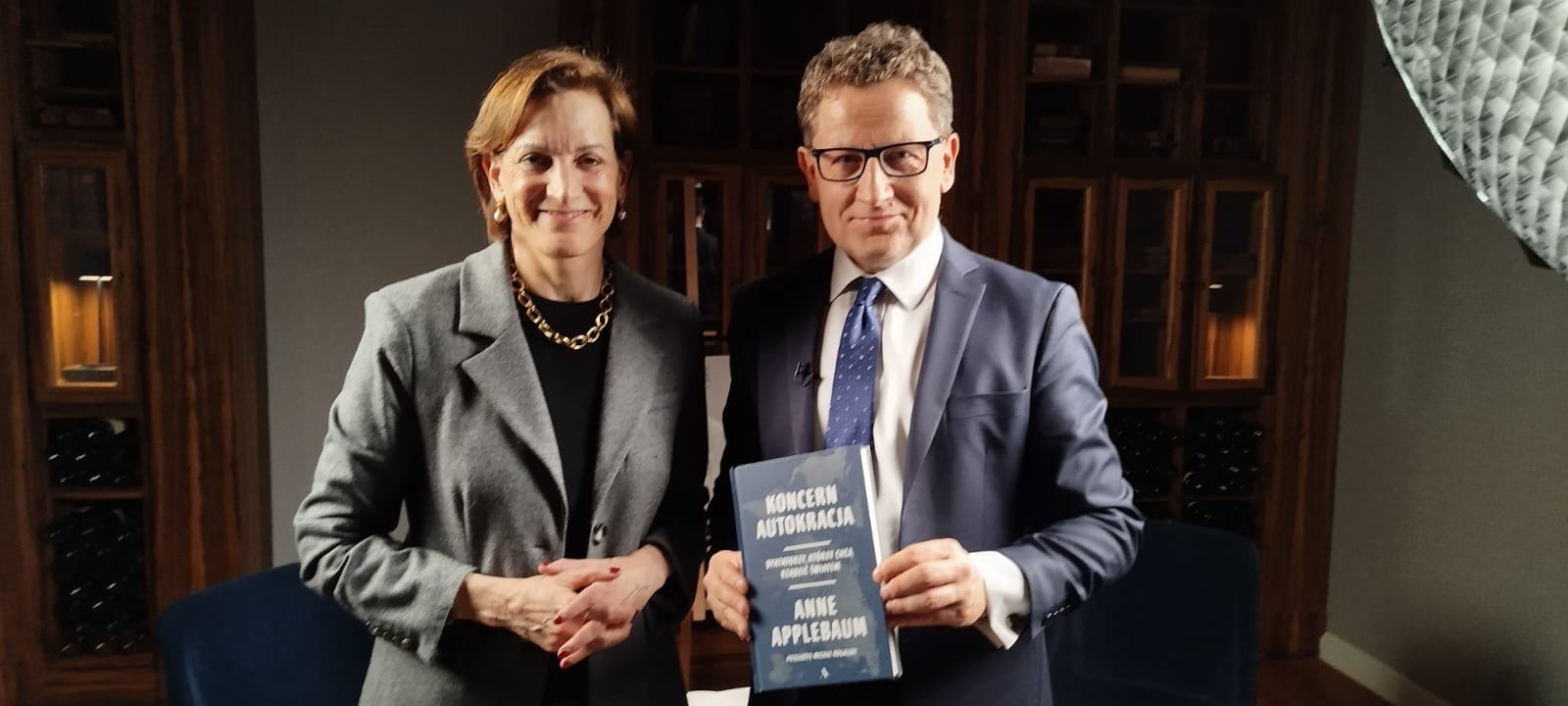 Czy tracimy wolność? Świat na progu nowego autorytaryzmu – Rozmowa z Anne Applebaum
